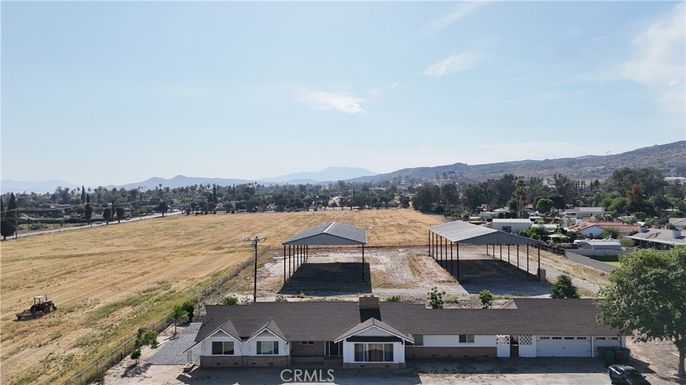 Exterior, Drone