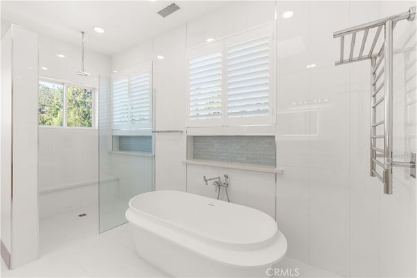 Bathroom, Free Standing Baths, Glass Shower, Interior, Recessed Lighting