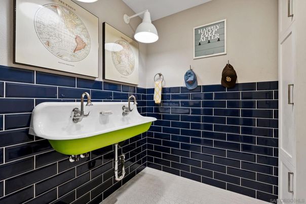 Bathroom, Interior