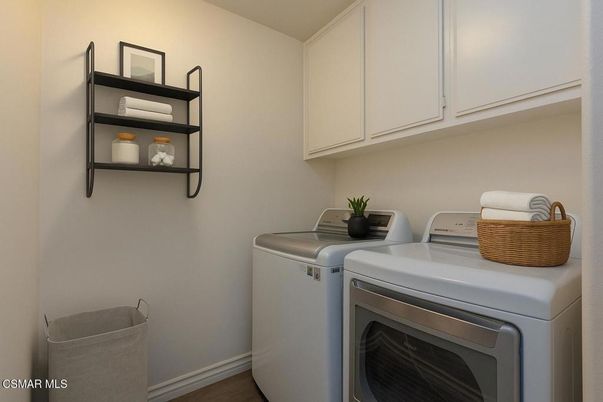 Interior, Washer, Wood Texture Flooring