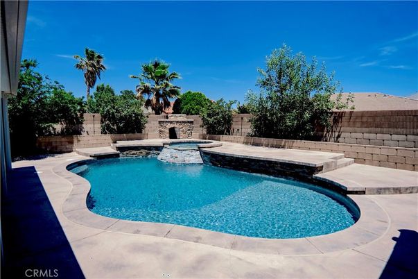 Exterior, Fireplace, Pool