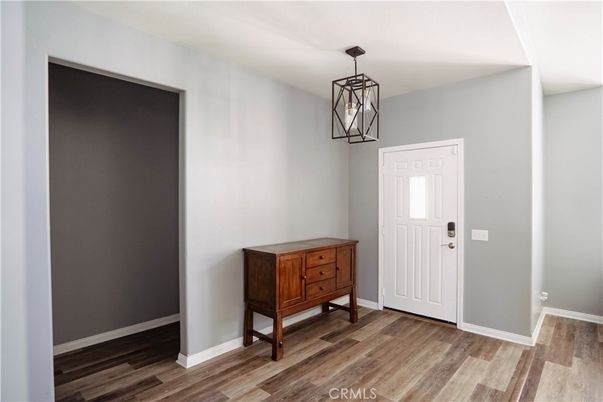 Interior, Pendant Lights, Wood Texture Flooring