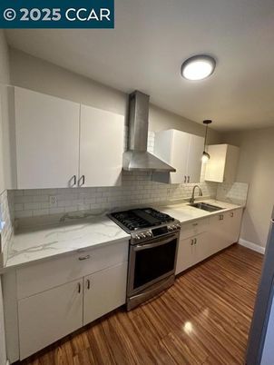 Interior, Kitchen, Pendant Lights, Wood Texture Flooring