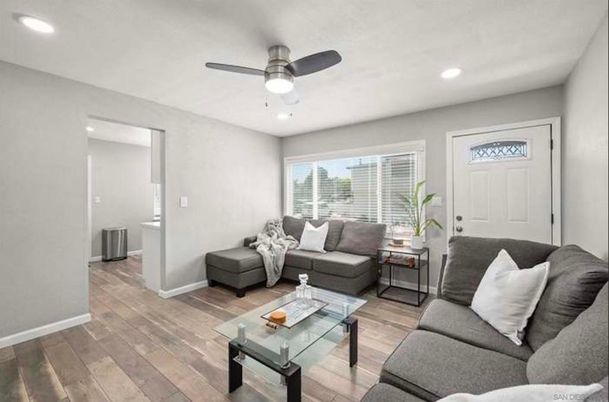 Interior, Living room, Recessed Lighting, Wood Texture Flooring