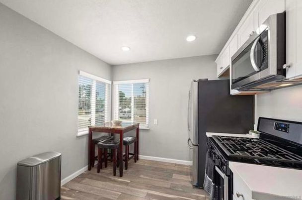 Dining room, Interior, Kitchen, Recessed Lighting, Wood Texture Flooring