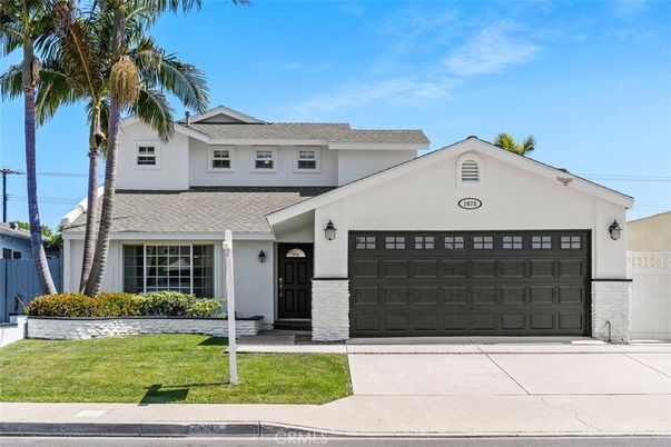 Attached, Exterior, Facade, American Craftsman