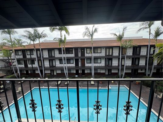 Exterior, Pool, Water