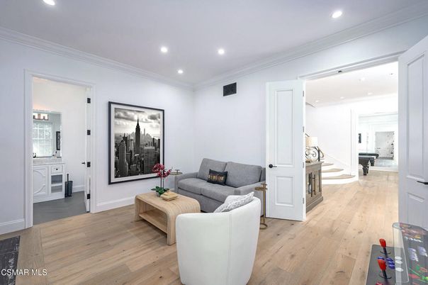 Interior, Living room, Recessed Lighting, Wood Texture Flooring