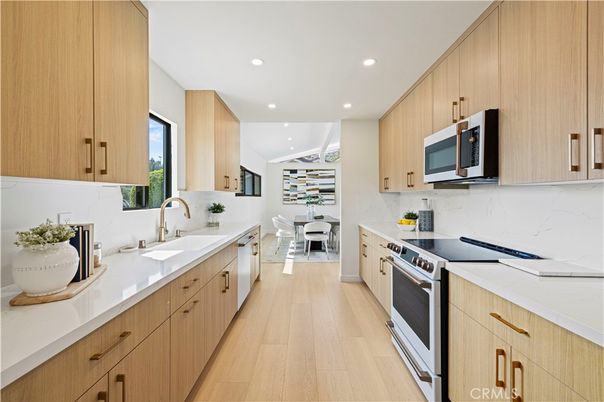 Dining room, Interior, Kitchen, Recessed Lighting, Stainless Steel Appliances, Wood Texture Flooring
