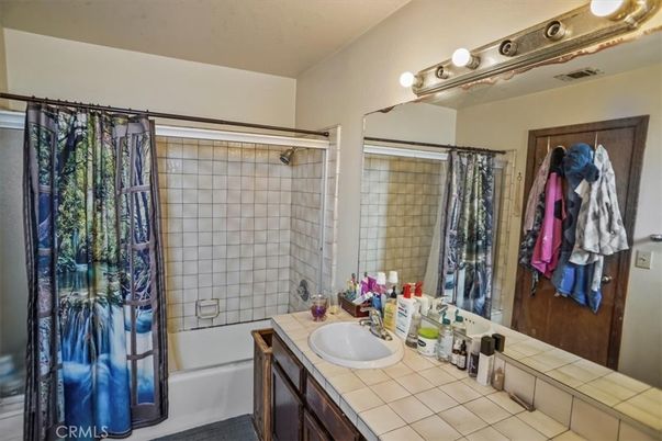 Bathroom, Interior, Tile Countertops