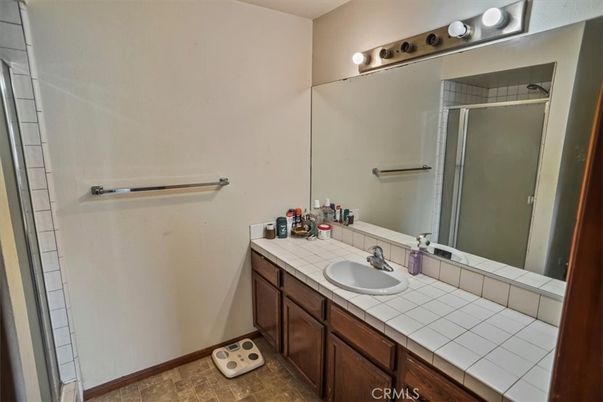 Bathroom, Interior, Tile Countertops