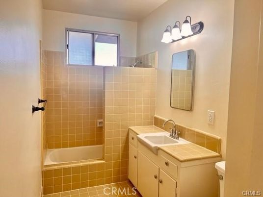 Bathroom, Interior, Tile Countertops
