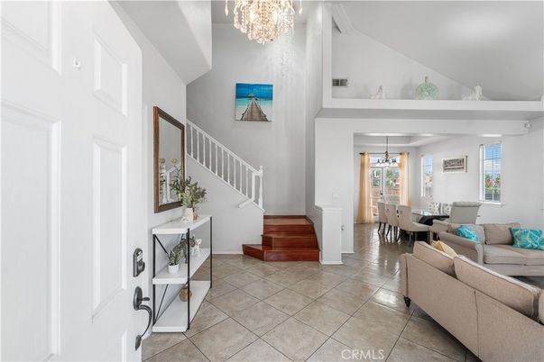 Chandelier, Dining room, Interior, Living room