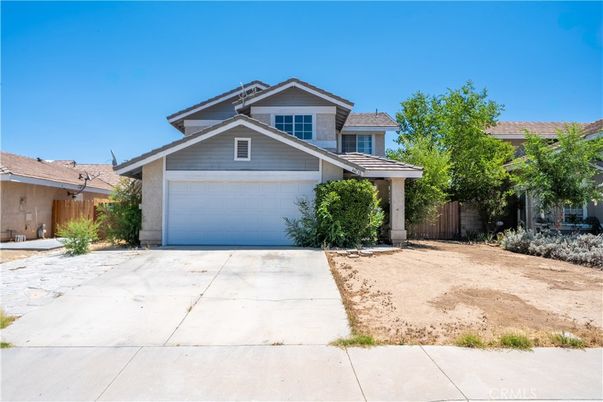Attached, Exterior, Facade, American Craftsman