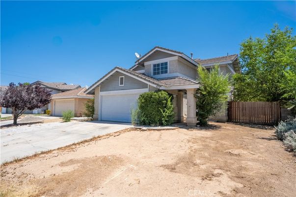 Attached, Exterior, Facade, American Craftsman