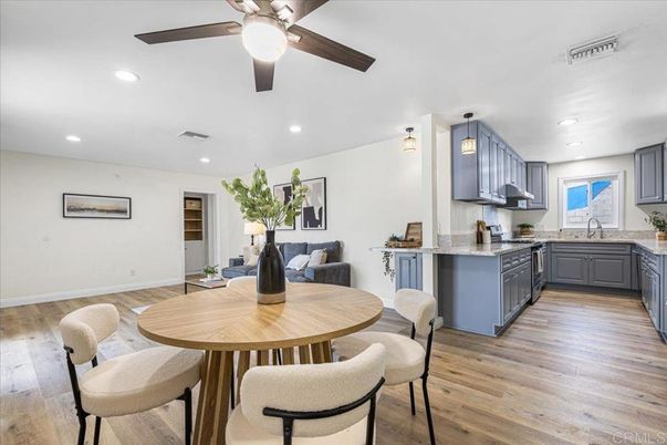 Dining room, Interior, Kitchen, Pendant Lights, Recessed Lighting, Wood Texture Flooring