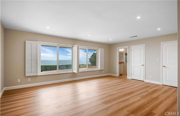 Empty room, Interior, Recessed Lighting, Water, Wood Texture Flooring