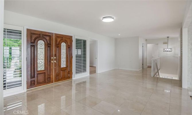 Empty room, Interior, Pendant Lights, Recessed Lighting