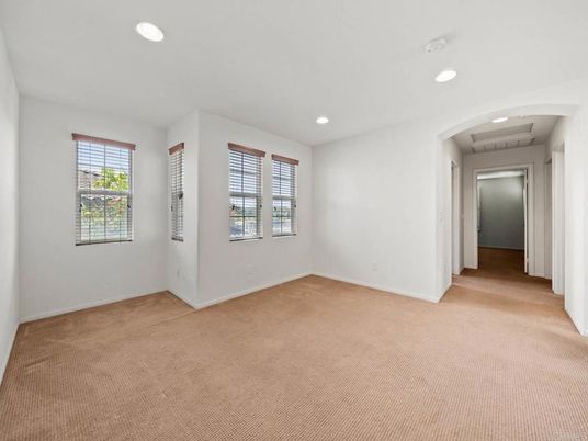 Empty room, Interior, Recessed Lighting