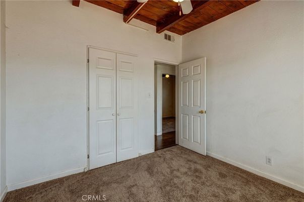 Empty room, Interior, Wooden Beams, Wooden Ceilings