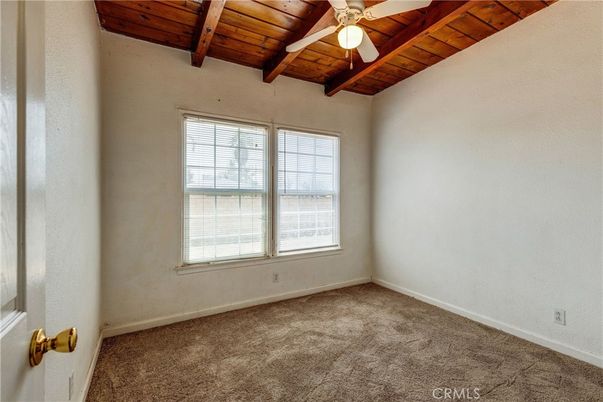 Empty room, Interior, Wooden Beams, Wooden Ceilings