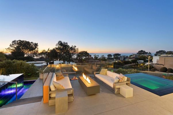 Exterior, Pool, Water