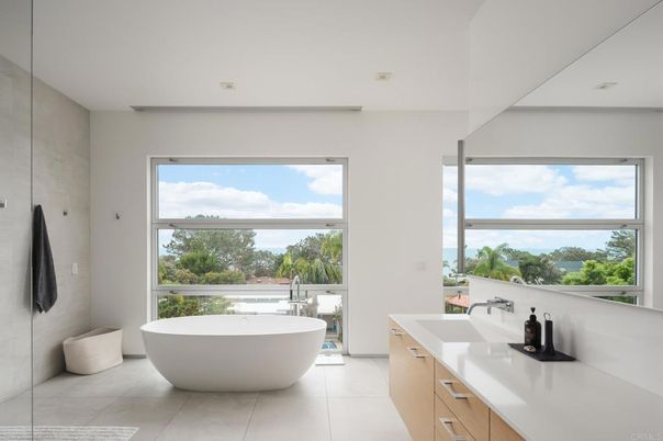 Bathroom, Dual Sink Vanities, Free Standing Baths, Interior, Recessed Lighting, Water