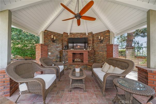 Exterior, Fireplace