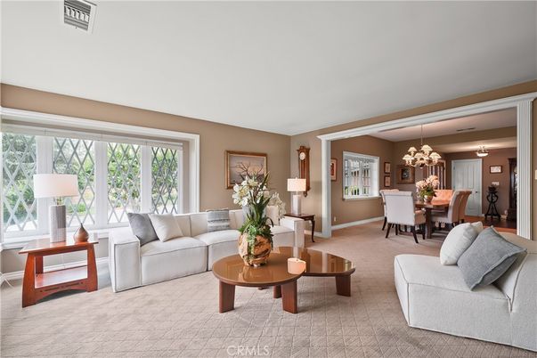 Chandelier, Dining room, Interior, Living room