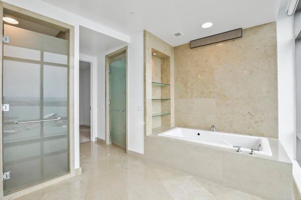 Bathroom, Interior, Recessed Lighting