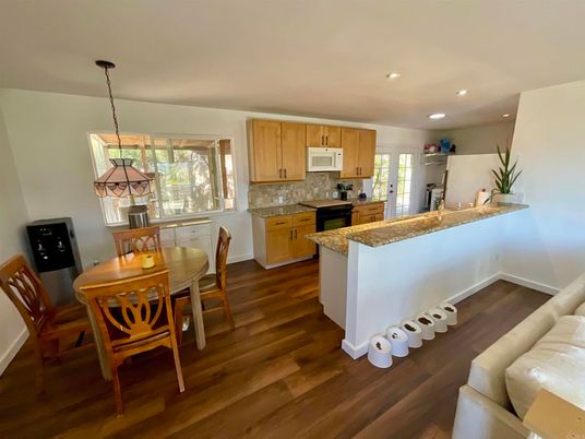 Dining room, Interior, Kitchen, Pendant Lights, Recessed Lighting, Wood Texture Flooring