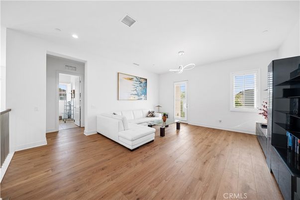Interior, Living room, Pendant Lights, Recessed Lighting, Wood Texture Flooring