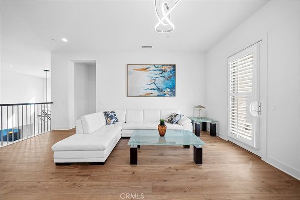 Interior, Living room, Pendant Lights, Recessed Lighting, Wood Texture Flooring