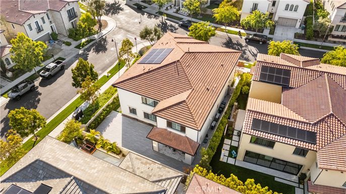 Exterior, Drone