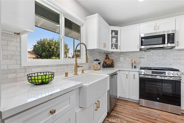 Interior, Kitchen, Stainless Steel Appliances, Wood Texture Flooring