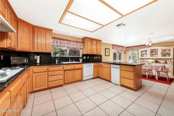 Dining room, Interior, Kitchen, Recessed Lighting
