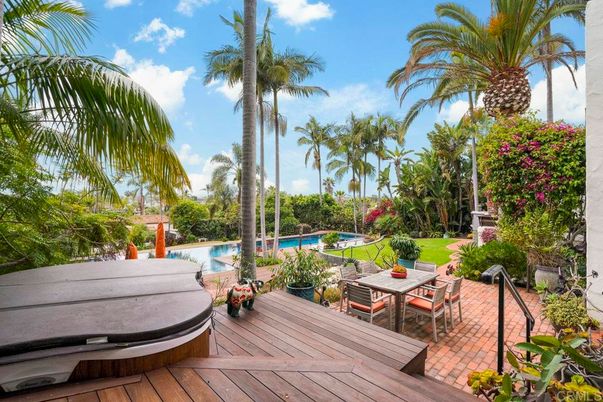 Exterior, Hot Tub, Pool