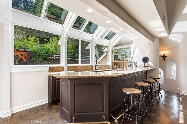 Interior, Recessed Lighting, Sun Room, Wood Texture Flooring
