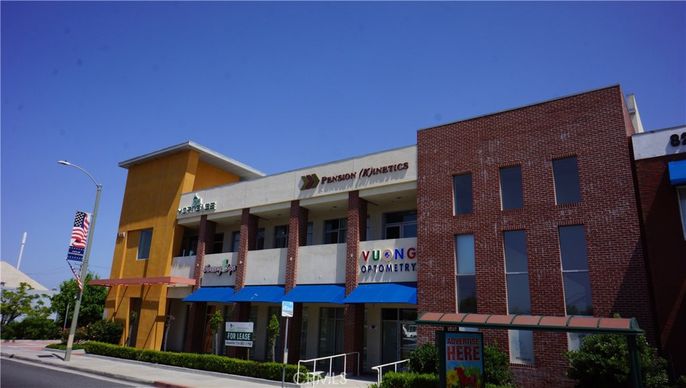Exterior, Facade, Brick Facade, Modern