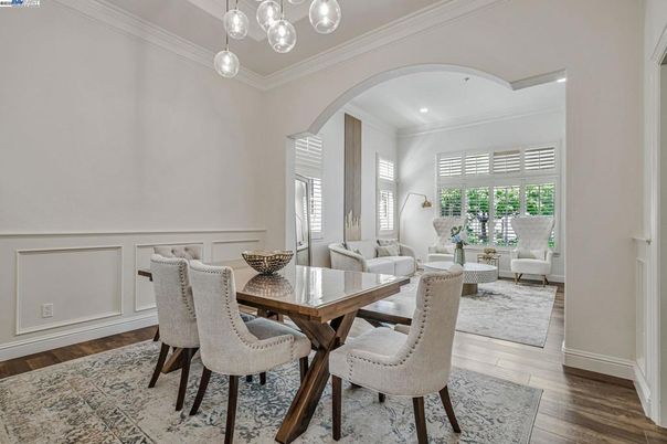 Dining room, Interior, Living room, Pendant Lights, Recessed Lighting, Wood Texture Flooring