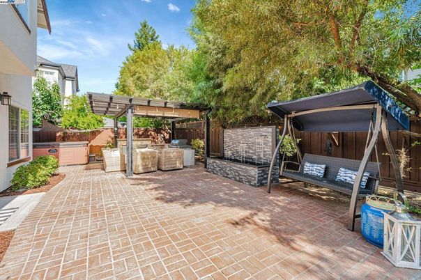 Exterior, Hot Tub
