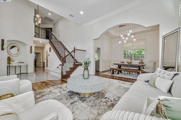 Dining room, Interior, Living room, Pendant Lights, Recessed Lighting, Wood Texture Flooring