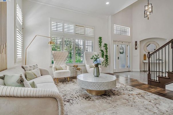 Interior, Living room, Pendant Lights, Recessed Lighting, Wood Texture Flooring