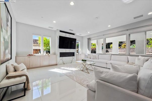 Fireplace, Interior, Living room, Recessed Lighting