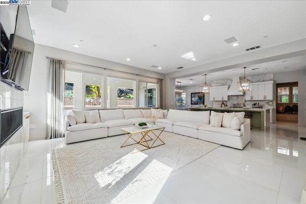 Interior, Kitchen, Living room, Marble Walls, Pendant Lights, Recessed Lighting