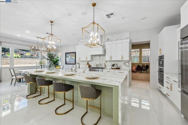 Dining room, Interior, Kitchen, Pendant Lights, Recessed Lighting, Stainless Steel Appliances