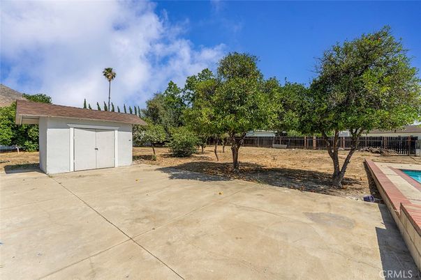 Backyard, Detached Garage, Exterior