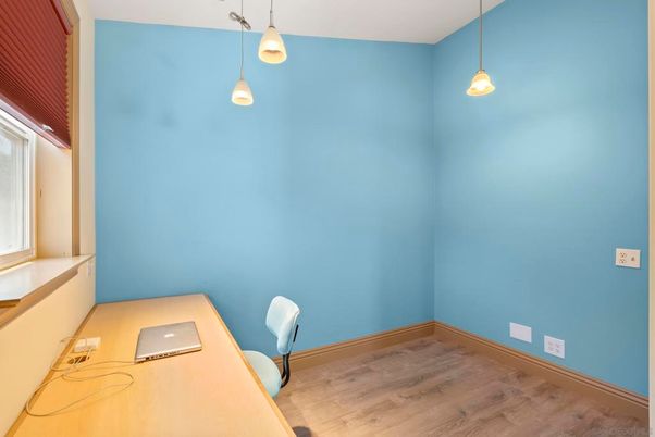 Interior, Pendant Lights, Wood Texture Flooring