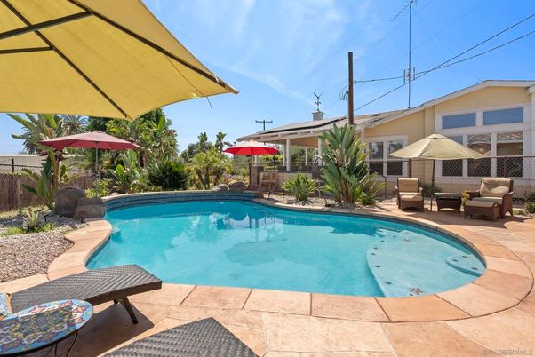 Exterior, Pool