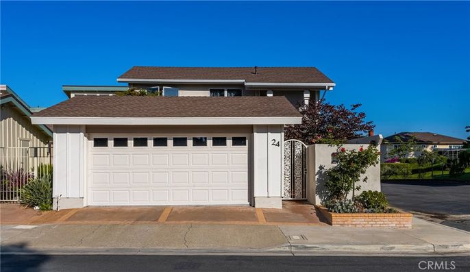 Attached, Exterior, Facade, Ranch